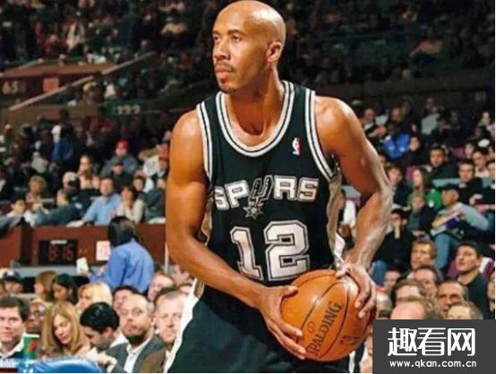 NBA球星十大之最纪录盘点 字母哥27厘米的手比脸还长！