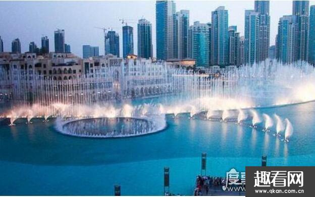 世界上最大最壮观的喷泉，迪拜音乐喷泉 耗资15亿建成