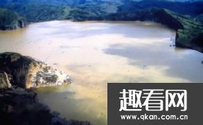 世界上最吓人的湖，被誉为杀人湖，火山爆发随时发生